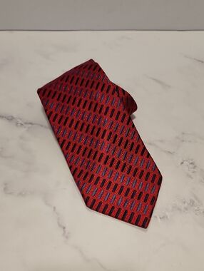 Jos . A. Bank Classic Red Geometric Men's Tie - Unbranded